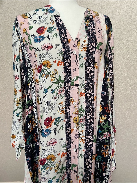 intro. Tops - intro. Black Stripe w/ Floral Patchwork Button-down Shirt, size L. NWOT
